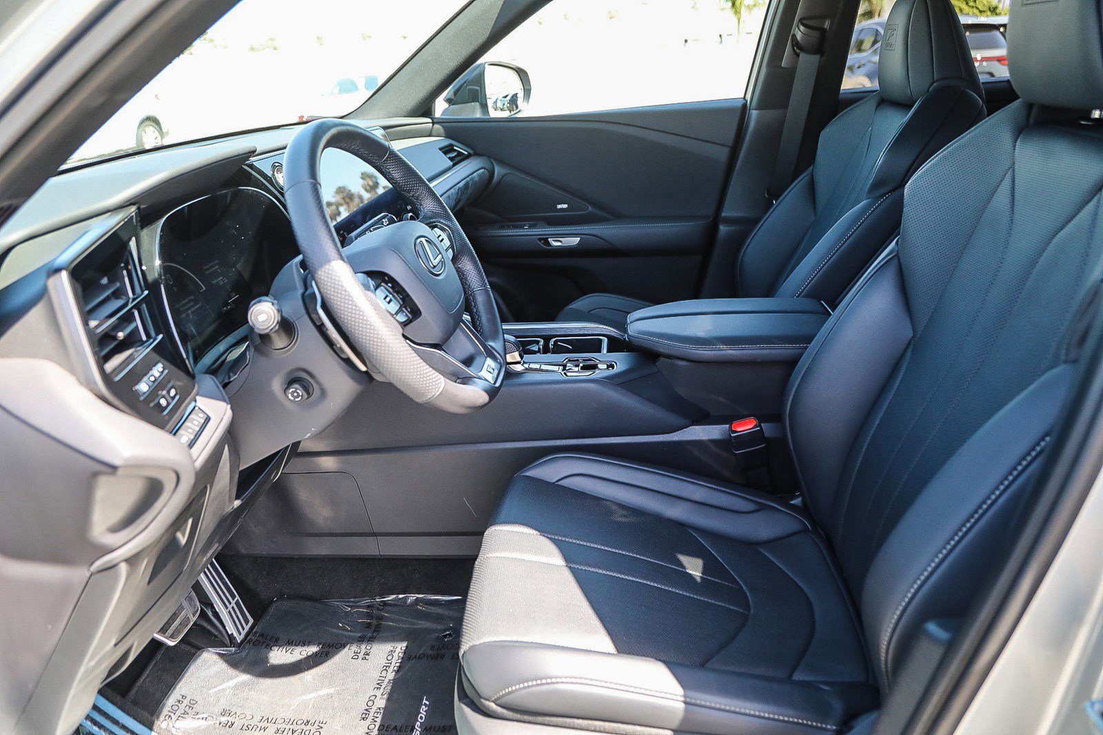 Used 2025 Lexus TX 500h AWD w/ Technology Package image 17