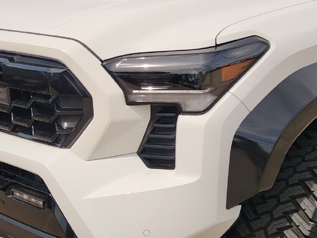 Used 2025 Toyota Tacoma TRD Pro AWD/4WD image 6