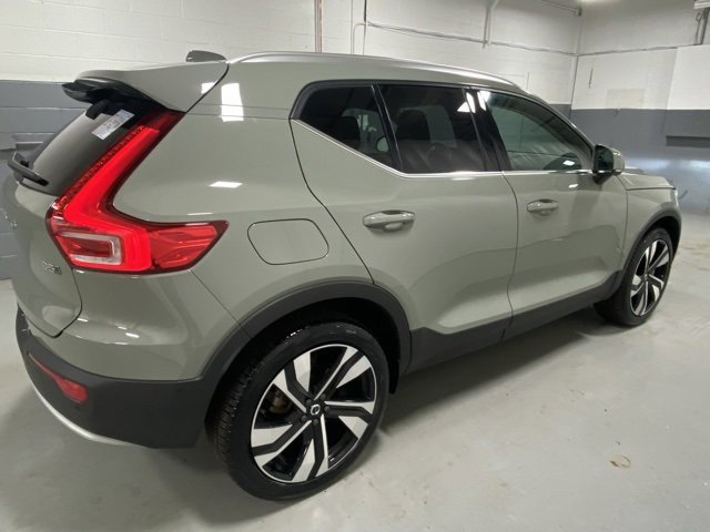 Certified 2024 Volvo XC40 B5 Plus w/ Protection Package Premier image 3