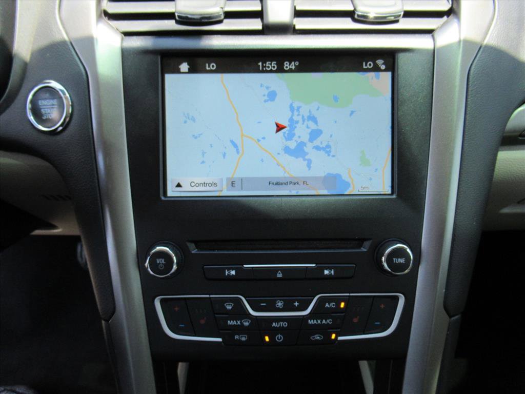 Used 2018 Ford Fusion SE w/ Equipment Group 602A FWD image 25