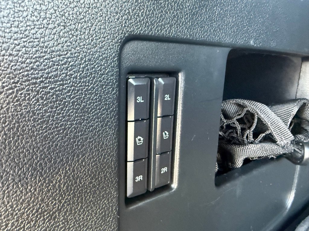 Used 2020 Ford Expedition Max XLT w/ Equipment Group 202A RWD image 28