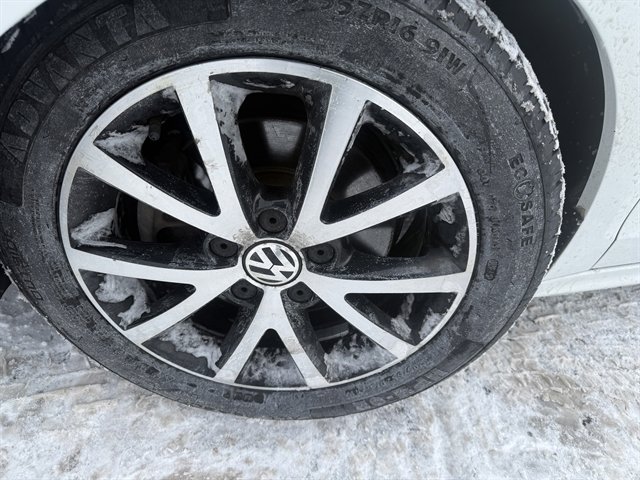 Used 2017 Volkswagen Jetta SE image 29