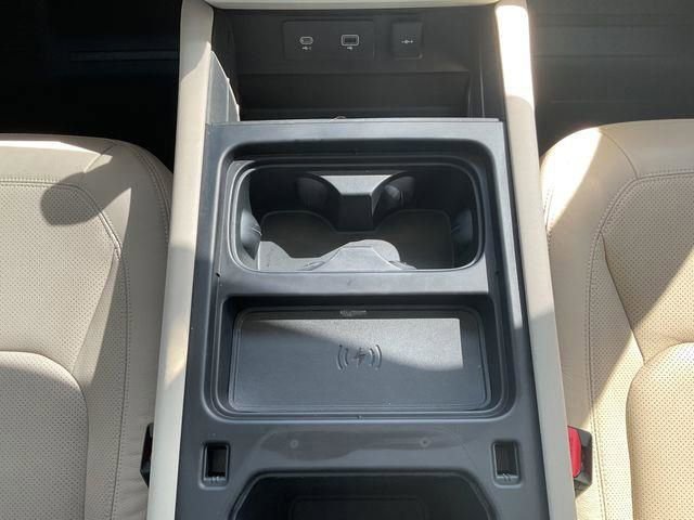 Used 2024 Land Rover Defender 110 S image 32