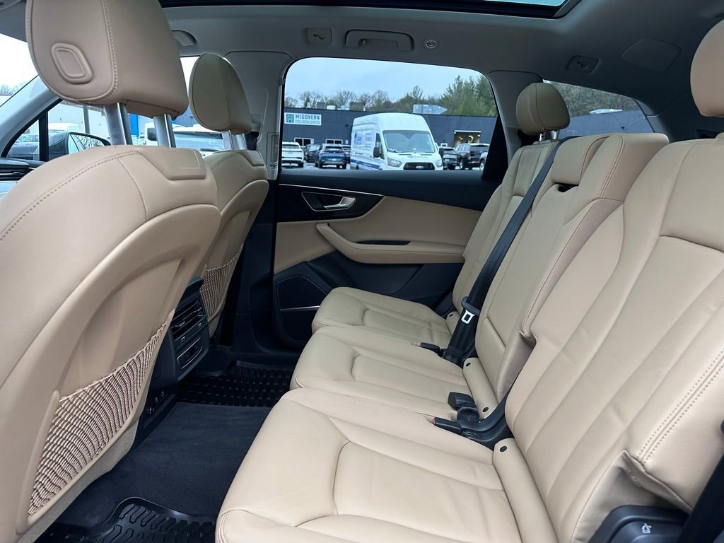 Used 2023 Audi Q7 2.0T Premium Plus w/ Premium Plus Package AWD/4WD image 19