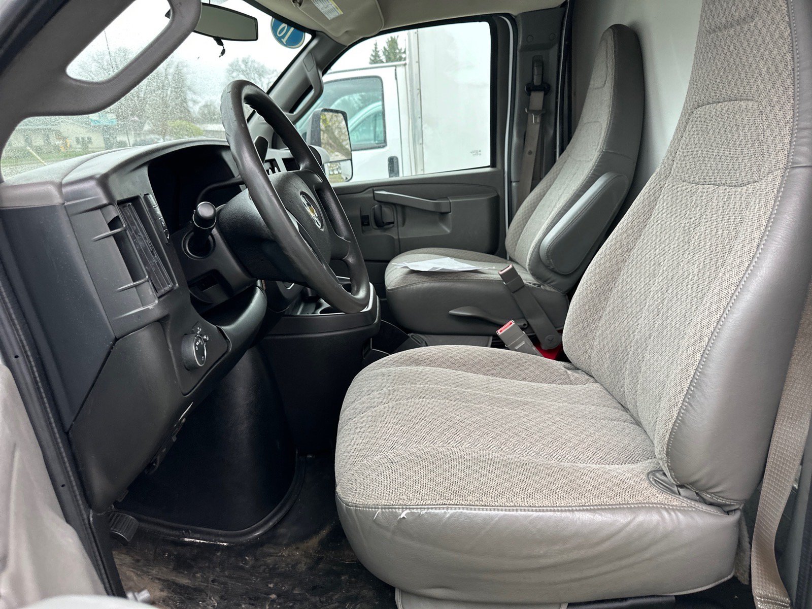 Used 2018 Chevrolet Express 4500 Extended w/ Driver Convenience Package RWD image 10