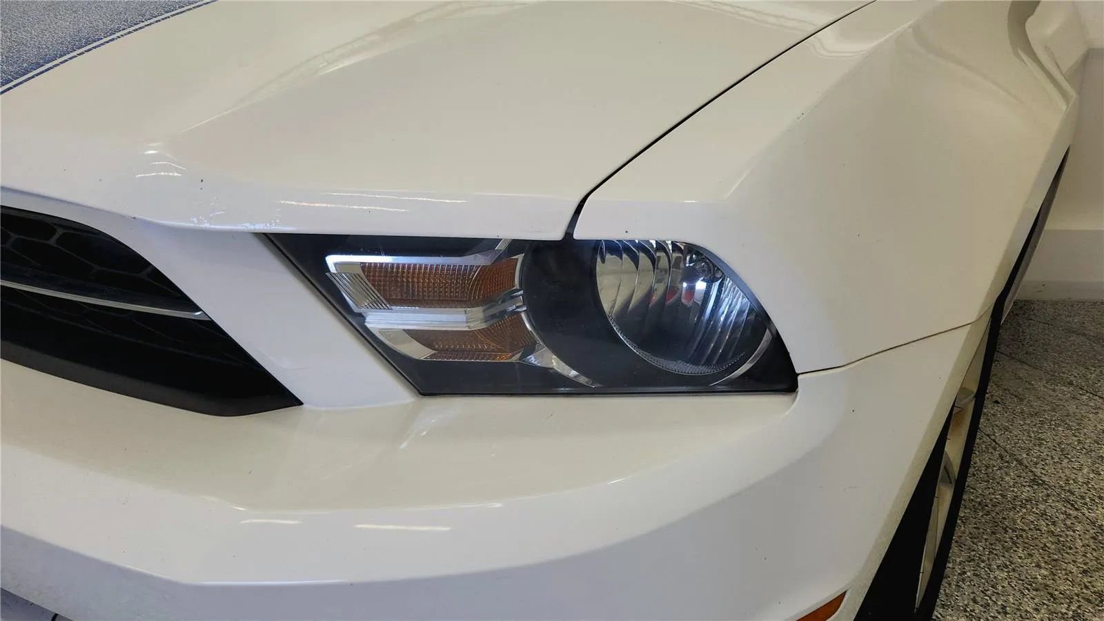 Used 2010 Ford Mustang Premium RWD image 14