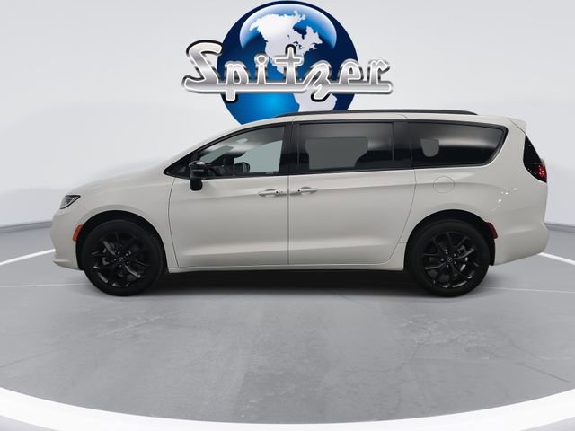 New 2026 Chrysler Pacifica Limited w/ S Appearance Package image 6