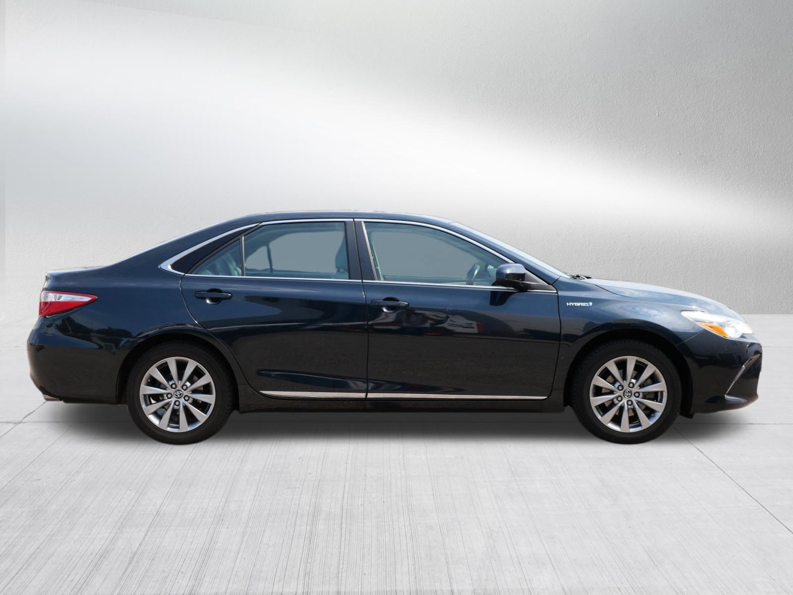 Used 2016 Toyota Camry XLE w/ Moonroof Package FWD image 8