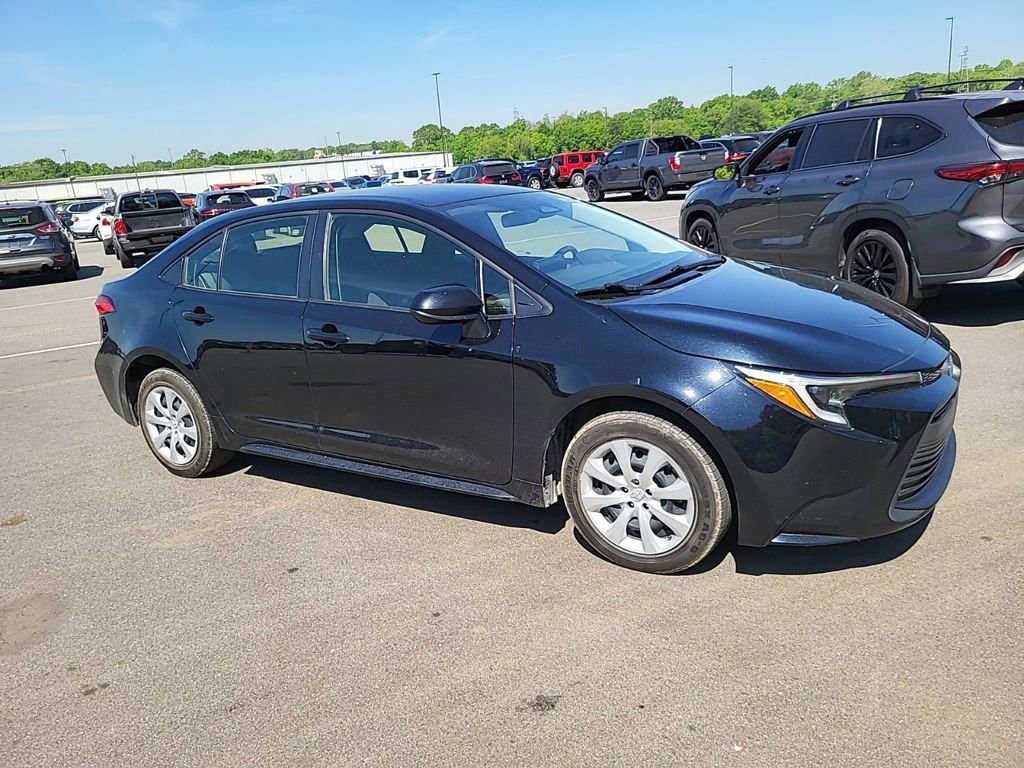 Used 2023 Toyota Corolla LE FWD image 3