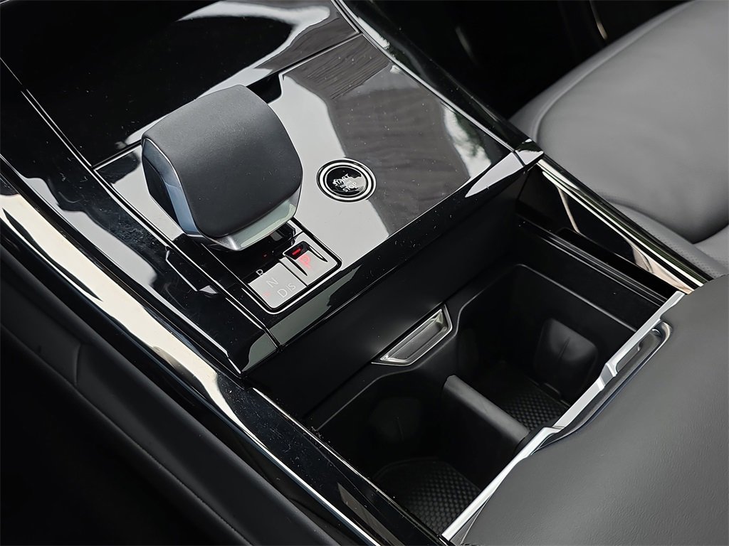 Used 2024 Land Rover Range Rover Sport SE image 25