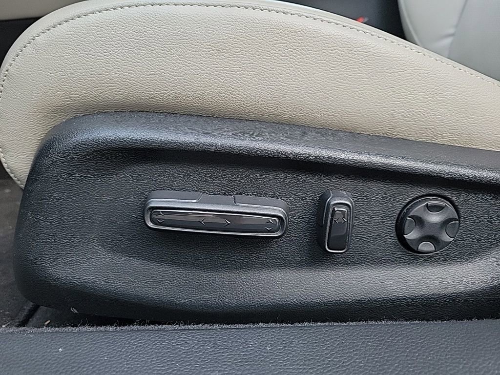 Used 2018 Honda Accord Touring image 12