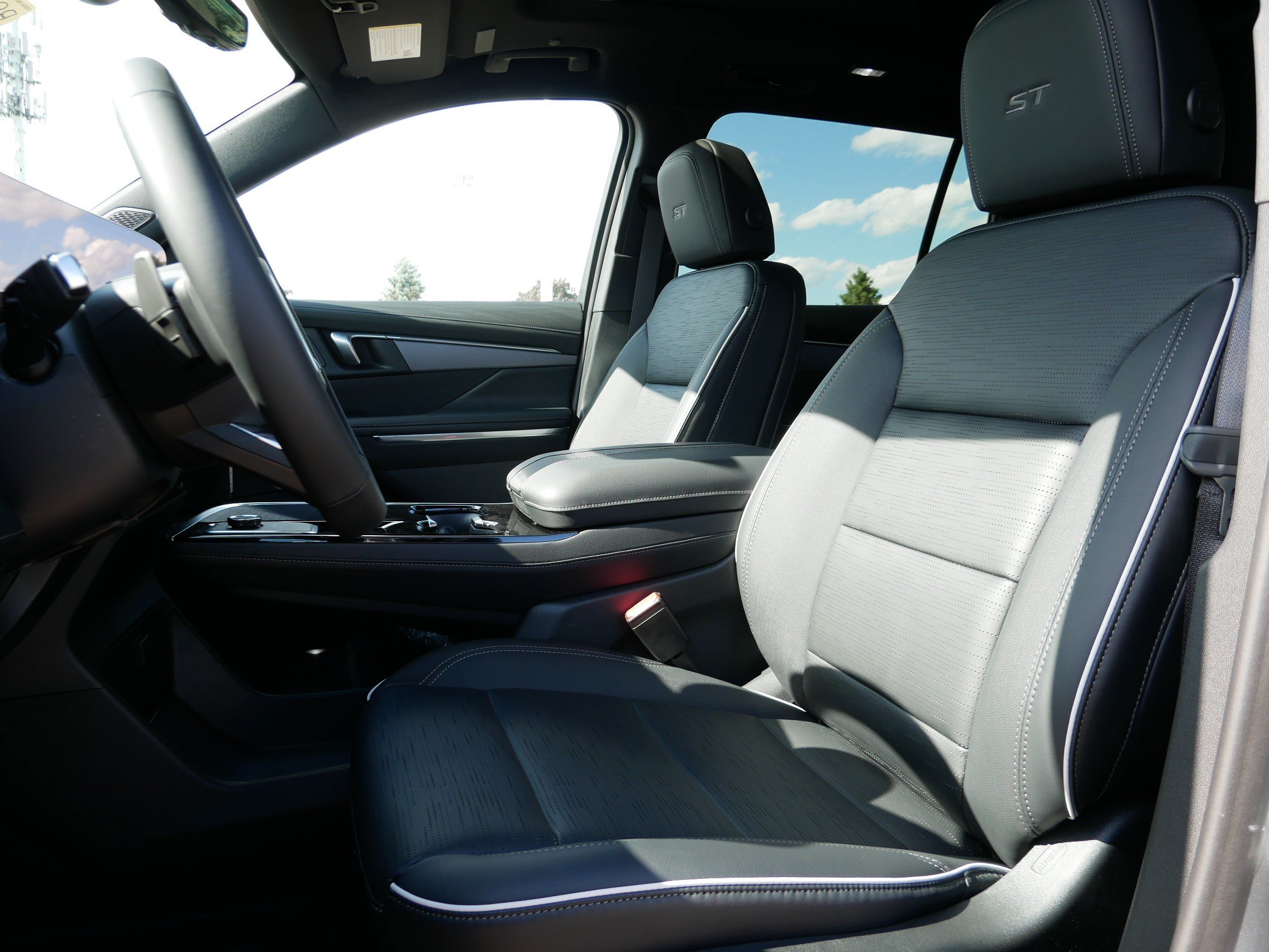 New 2026 Buick Enclave Sport Touring w/ Power Package AWD/4WD image 4