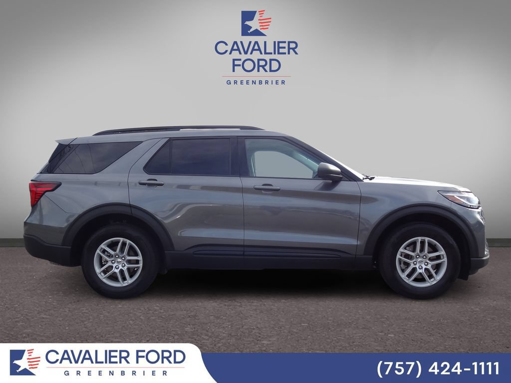 Used 2026 Ford Explorer Active AWD/4WD image 2