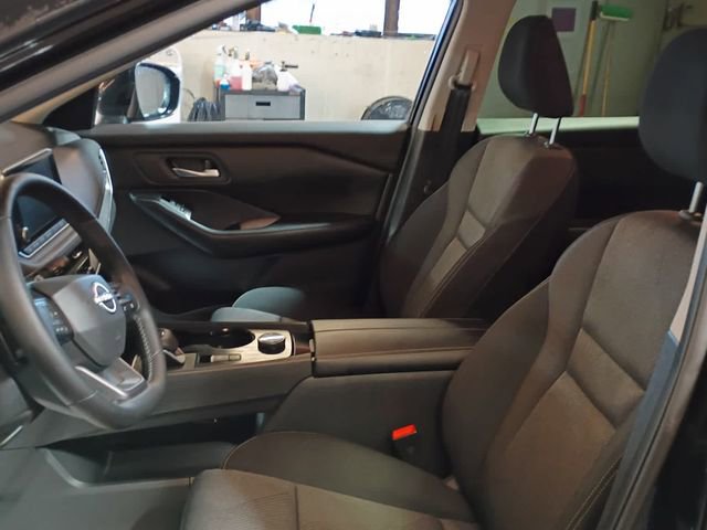 Used 2025 Nissan Rogue SV AWD/4WD image 11