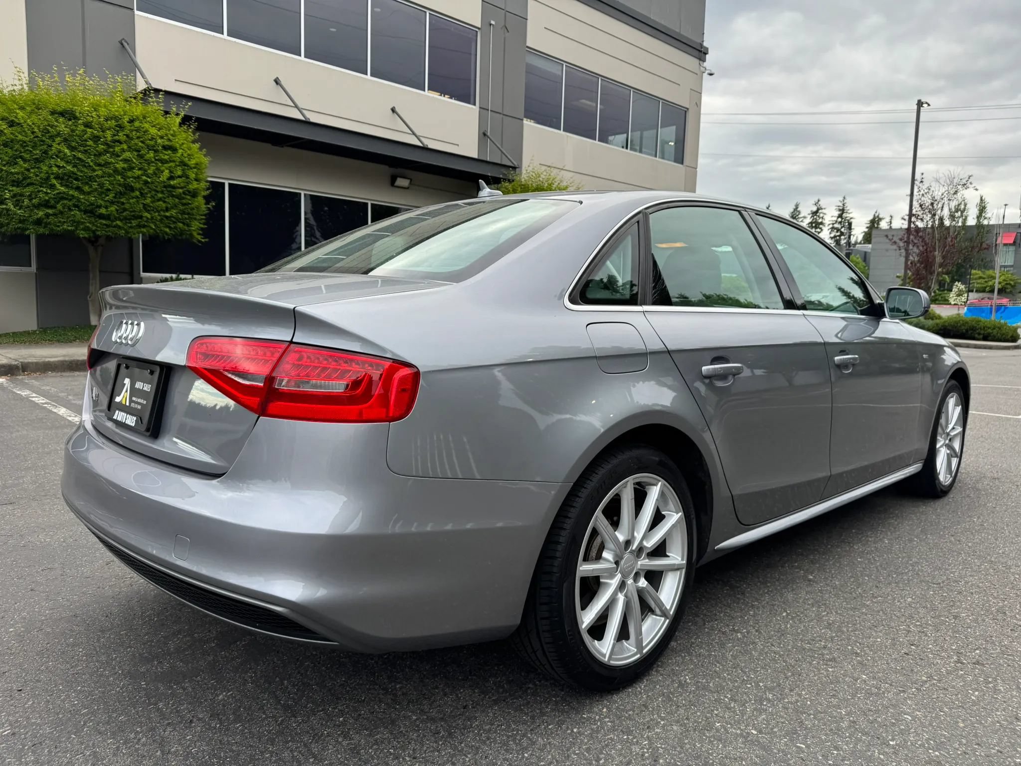 Used 2016 Audi A4 2.0T Premium w/ Audi MMI Navigation Plus FWD image 9