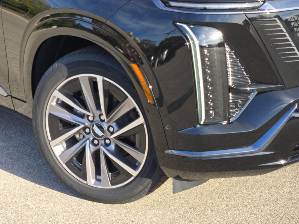 New 2026 Cadillac Vistiq Sport w/ LPO, Floor Liner Package image 3