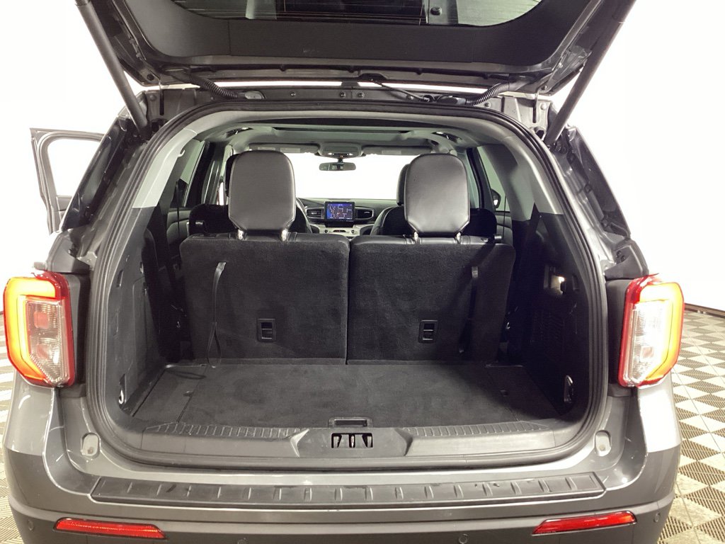 Used 2023 Ford Explorer XLT w/ Equipment Group 202A image 32