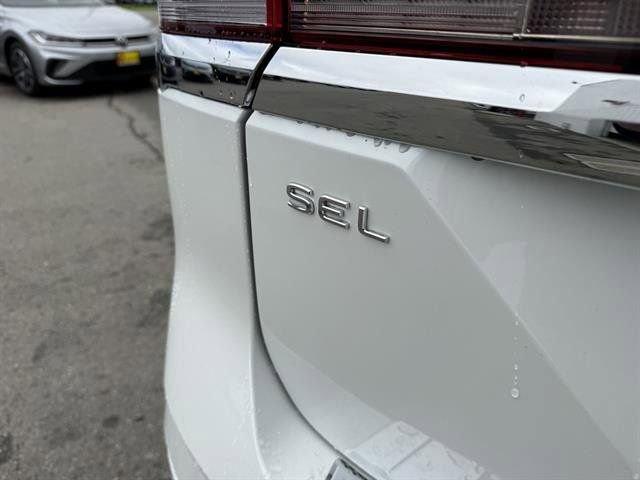 New 2025 Volkswagen Atlas SEL Premium R-Line image 10