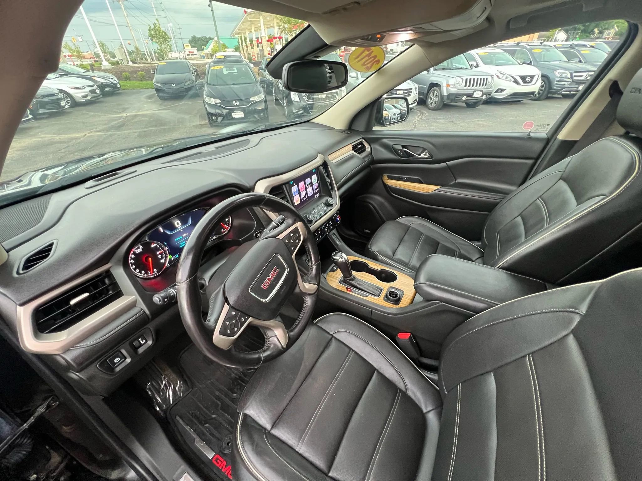 Used 2017 GMC Acadia Denali image 25