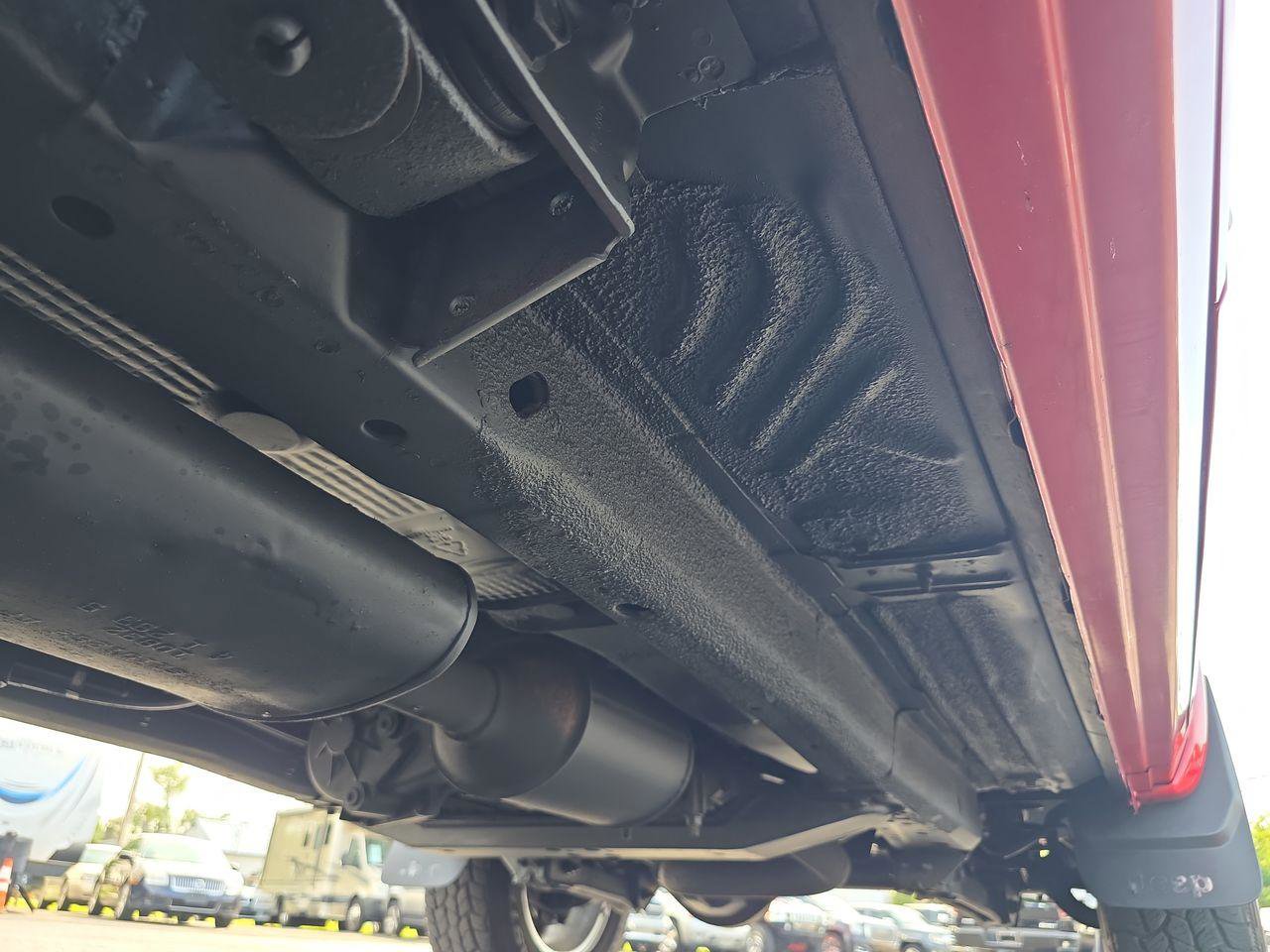 Used 2000 Jeep Cherokee Classic AWD/4WD image 29