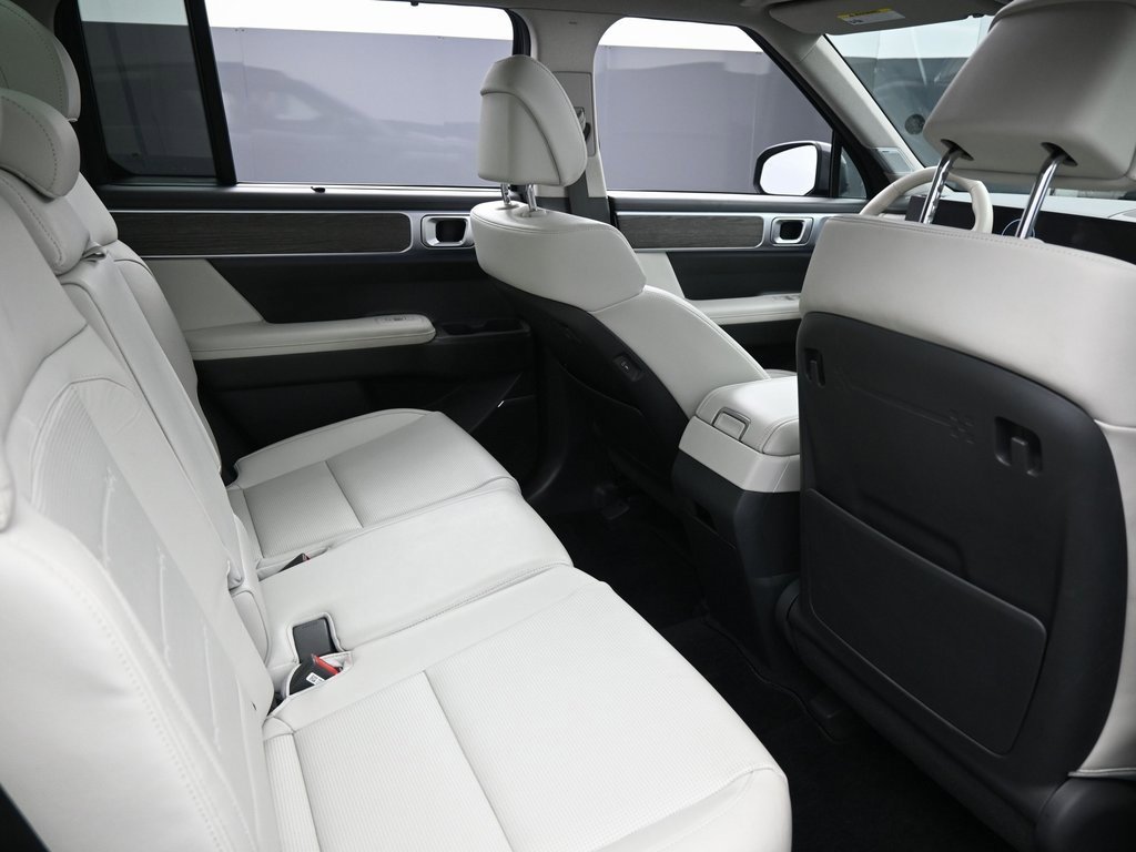 Used 2024 Hyundai Santa Fe Limited image 34