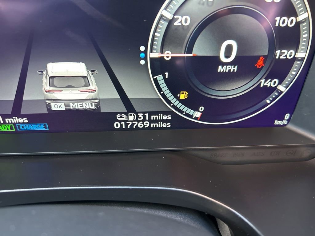 Used 2025 Mitsubishi Outlander 4WD Plug-In Hybrid image 26