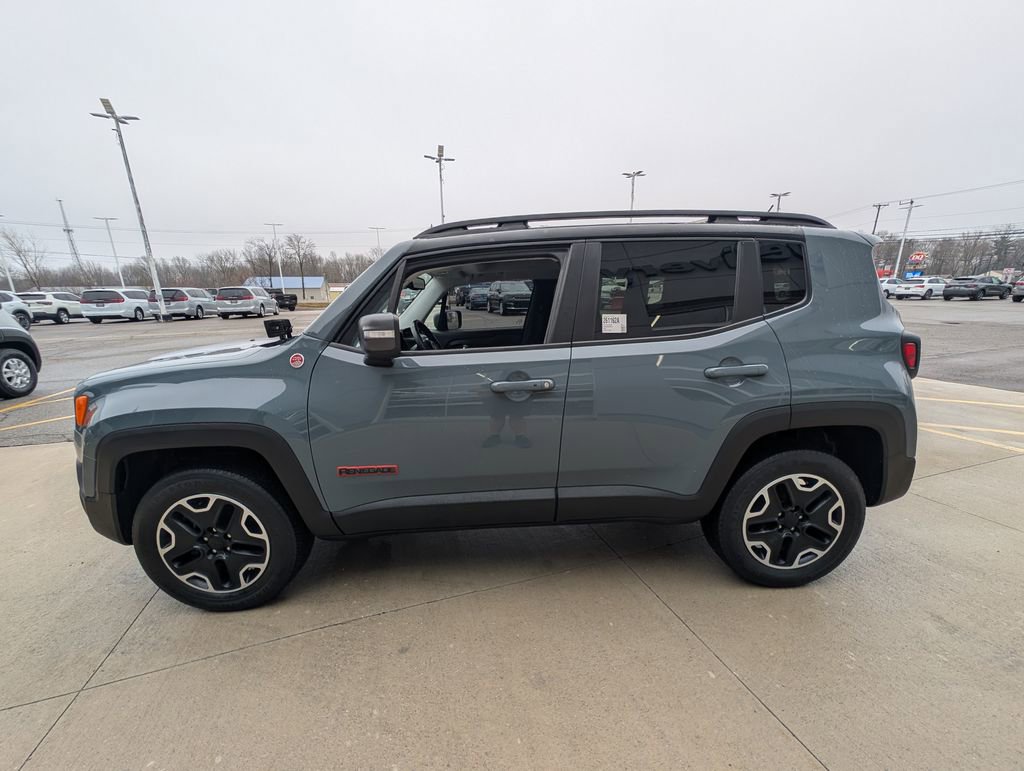 Used 2016 Jeep Renegade Trailhawk AWD/4WD image 7