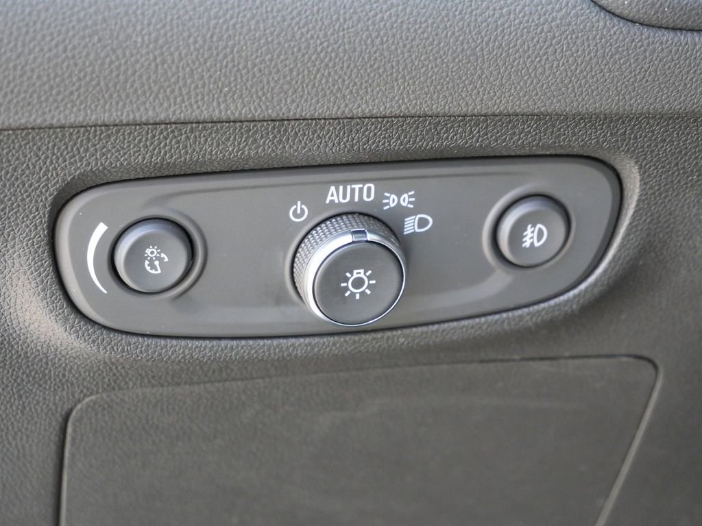 Used 2023 Buick Encore GX Select AWD/4WD image 37