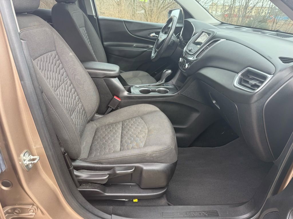 Used 2019 Chevrolet Equinox LT w/ Driver Convenience Package image 22
