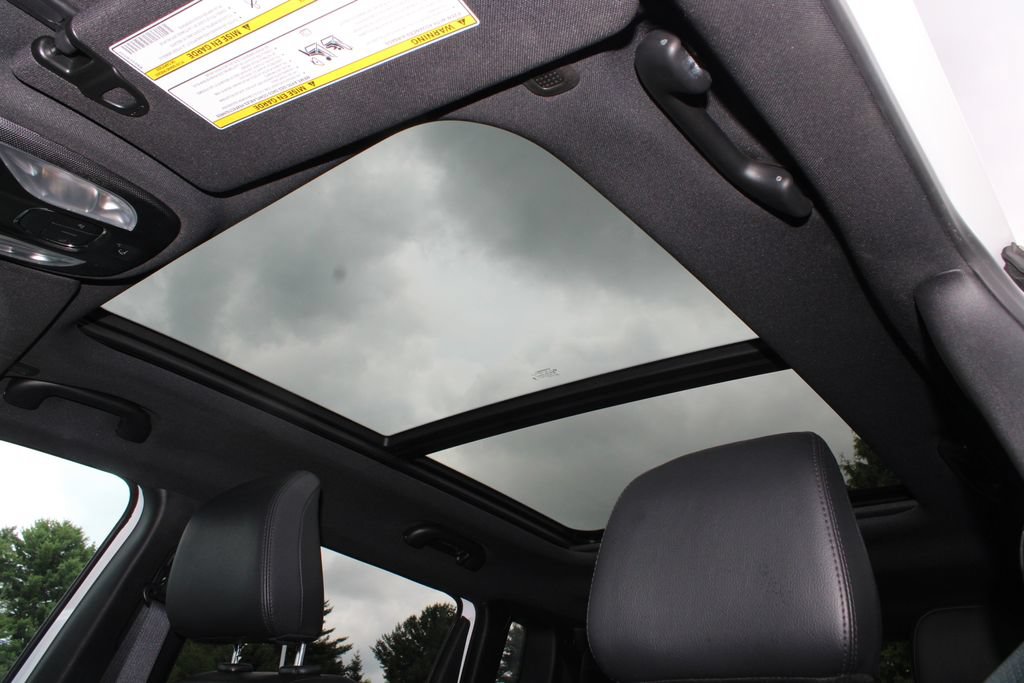 Used 2025 Jeep Compass Latitude w/ Sun & Sound Group AWD/4WD image 51