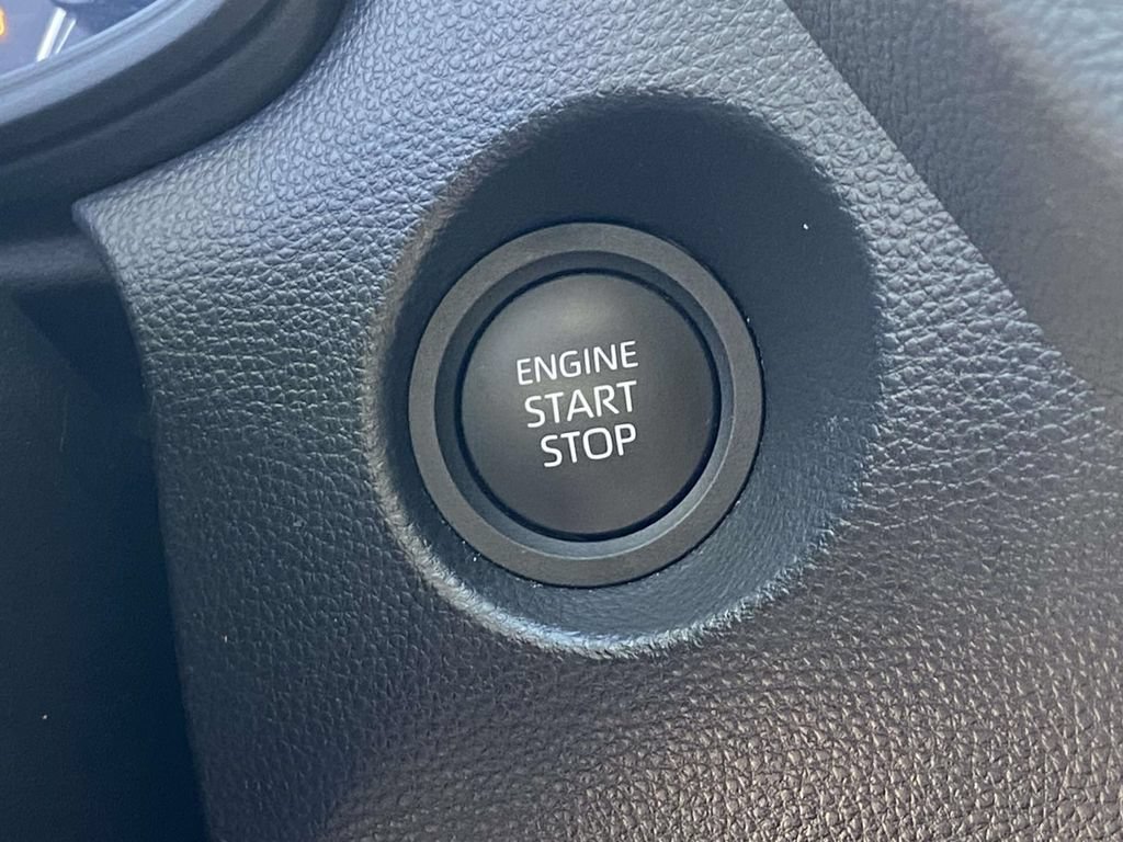 Used 2024 Toyota Corolla Cross LE w/ Moonroof Package FWD image 28