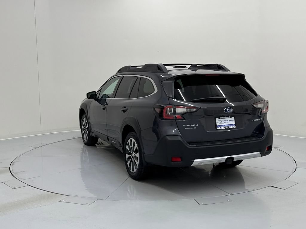 Used 2024 Subaru Outback Limited image 3