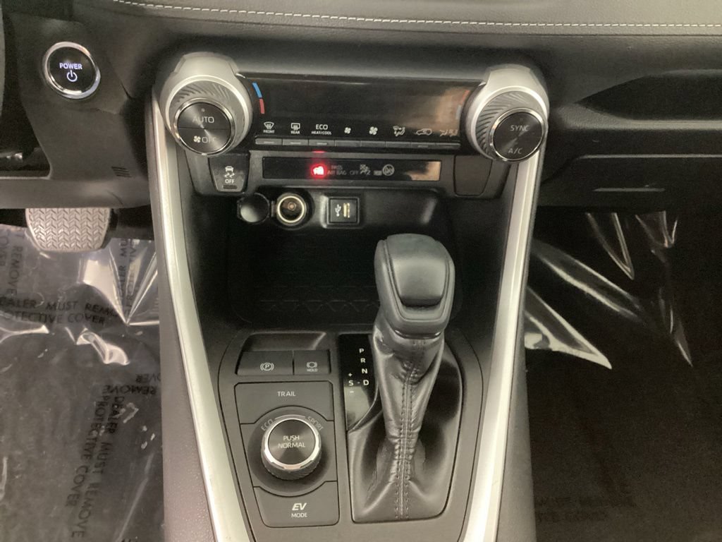 Used 2023 Toyota RAV4 XLE AWD/4WD image 19