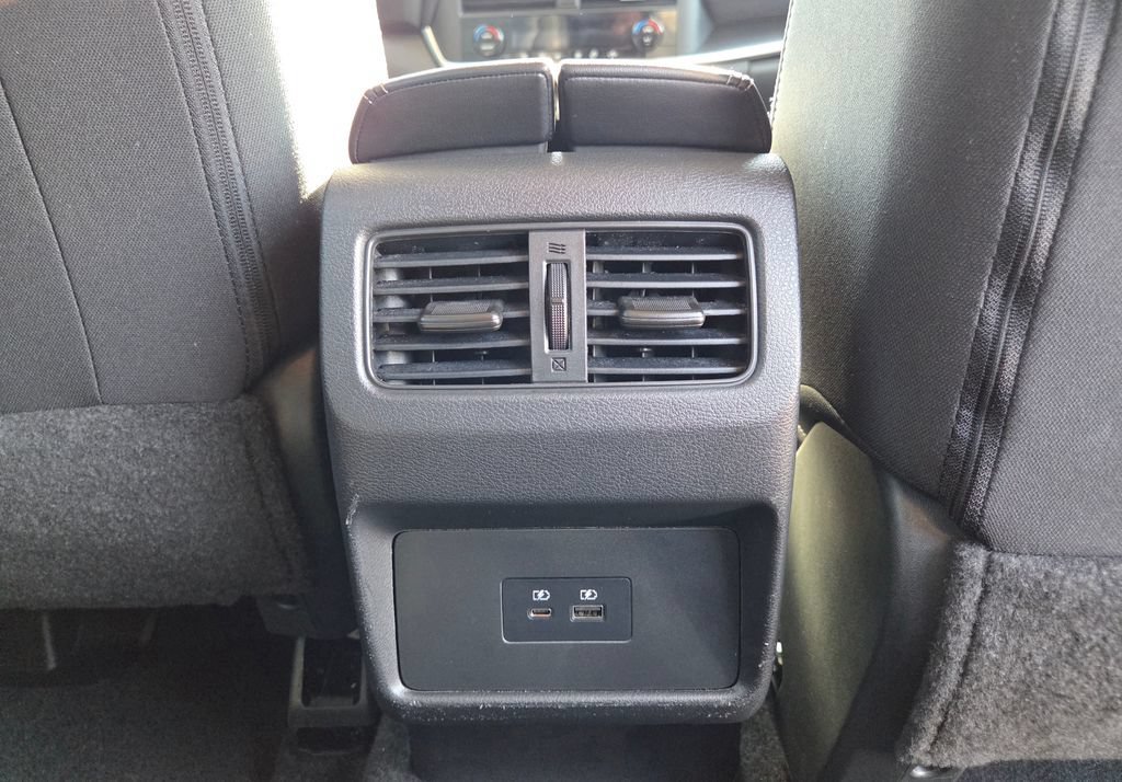 Used 2023 Nissan Rogue SV AWD/4WD image 26