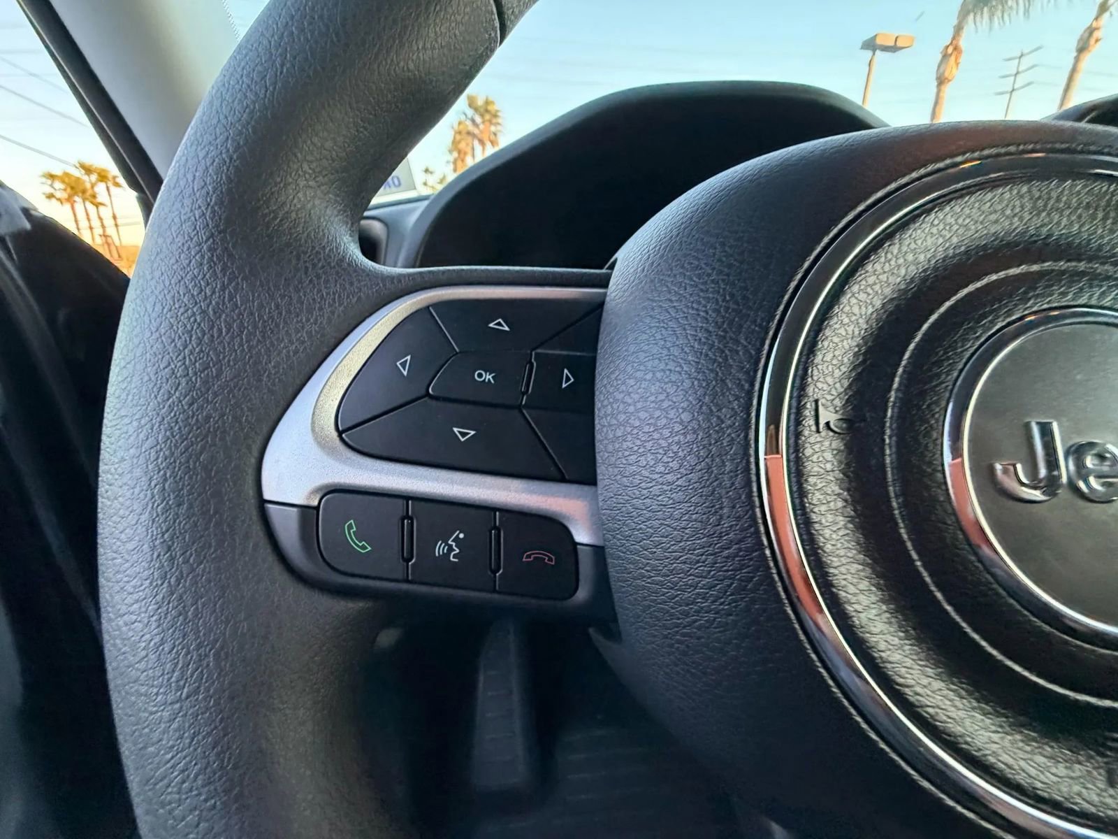 Used 2023 Jeep Renegade Latitude image 14