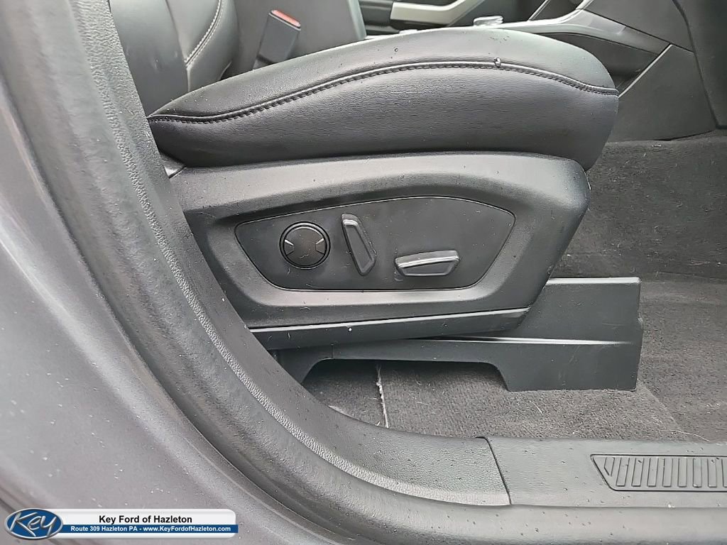 Used 2023 Ford Explorer XLT w/ Equipment Group 202A image 29