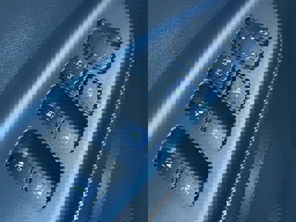 Used 2022 Hyundai Kona SEL w/ Cargo Package image 18