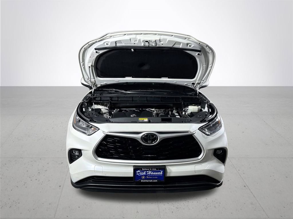 Used 2020 Toyota Highlander XLE image 23