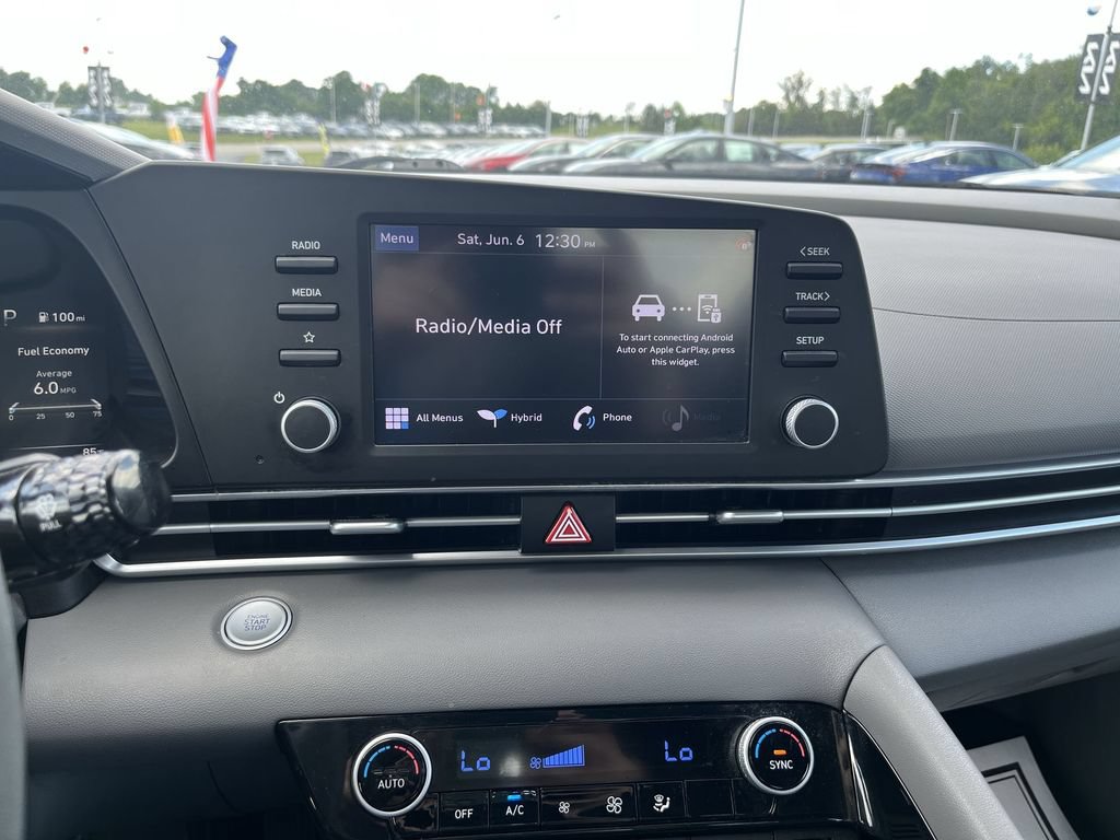Used 2023 Hyundai Elantra Blue FWD image 22
