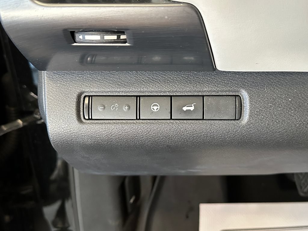 Used 2022 Nissan Pathfinder SL AWD/4WD image 19