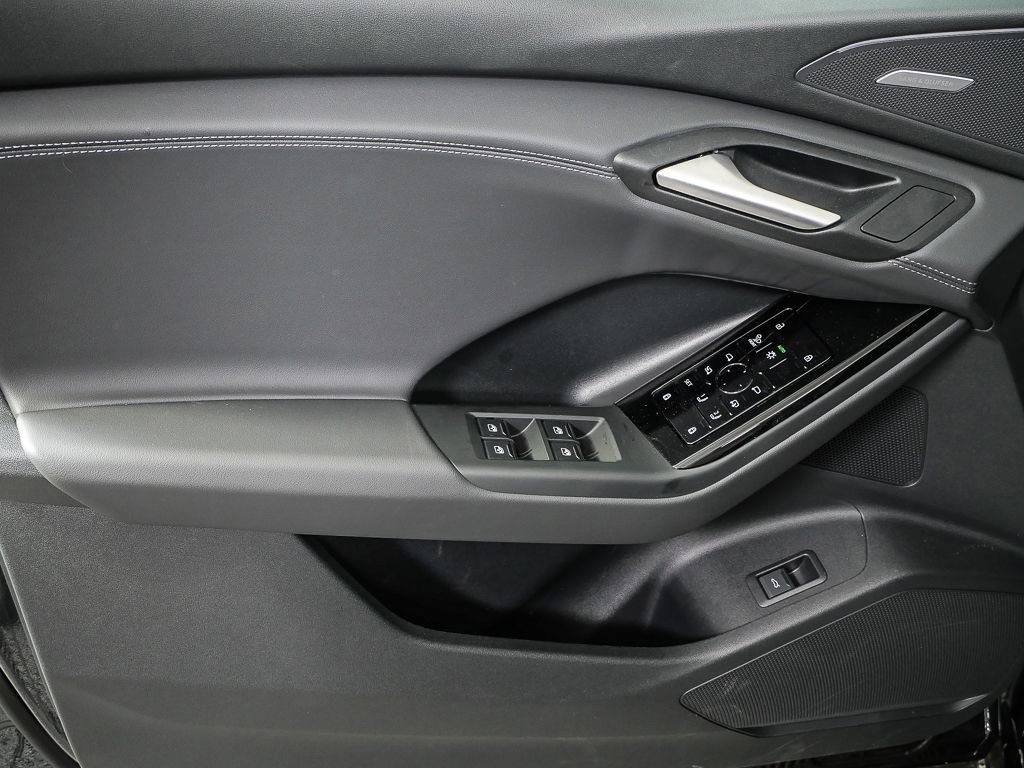 Certified 2025 Audi Q6 e-tron Prestige w/ Black Warm Weather Package AWD/4WD image 6