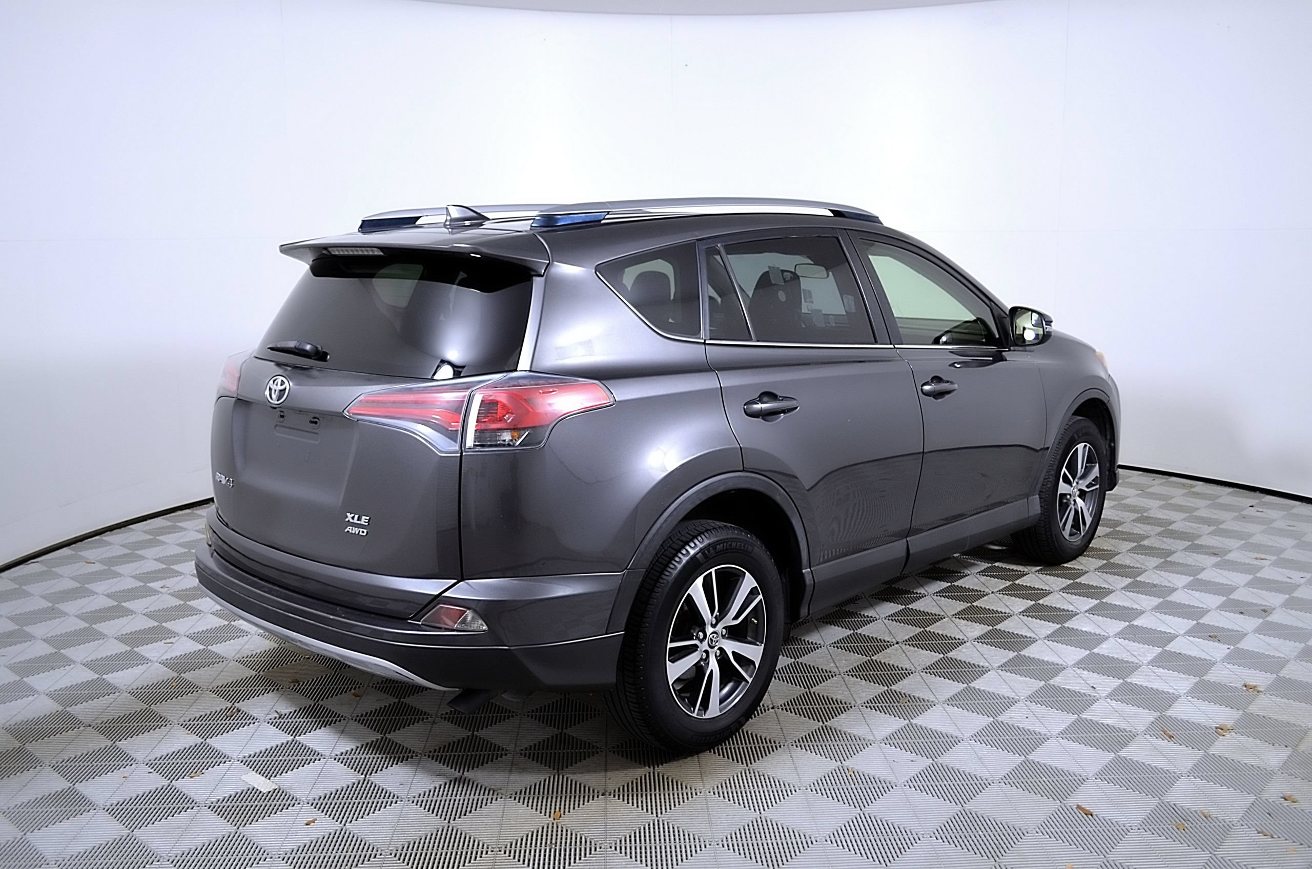 Used 2017 Toyota RAV4 XLE w/ All Weather Liner Package AWD/4WD image 7