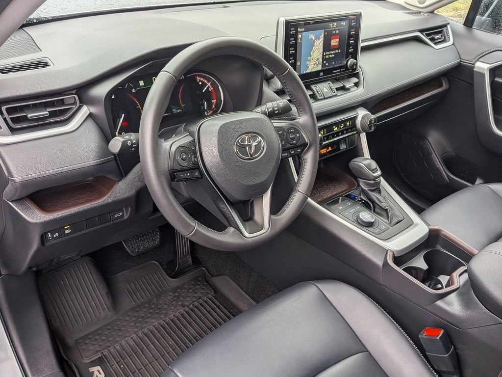 Used 2021 Toyota RAV4 Limited image 9