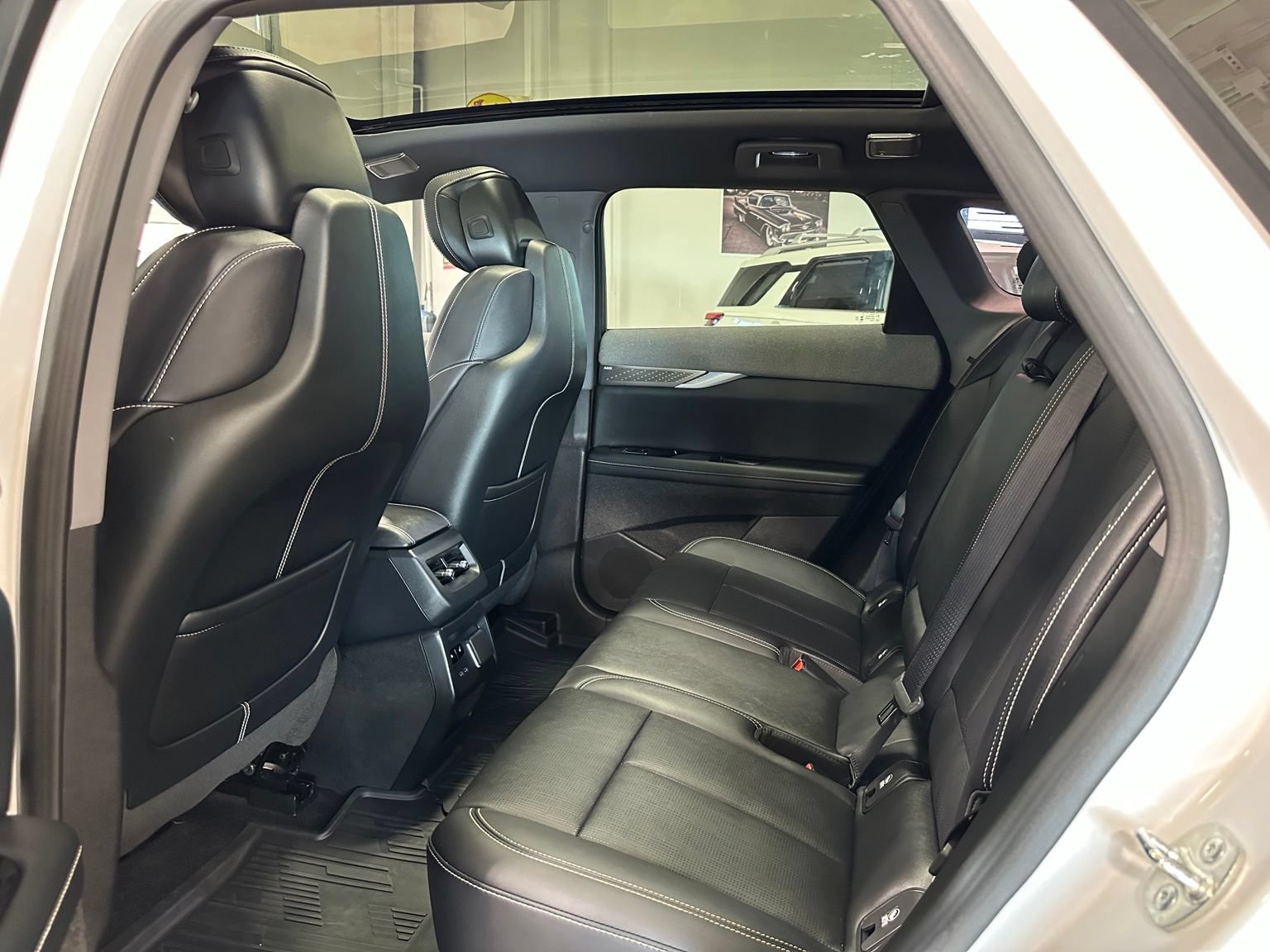 Used 2025 Cadillac Optiq Luxury 2 w/ LPO, Floor Liner Package AWD/4WD image 35