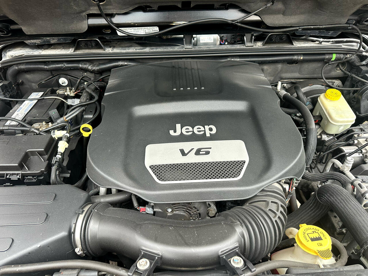 Used 2014 Jeep Wrangler Rubicon w/ Power Convenience Group image 14