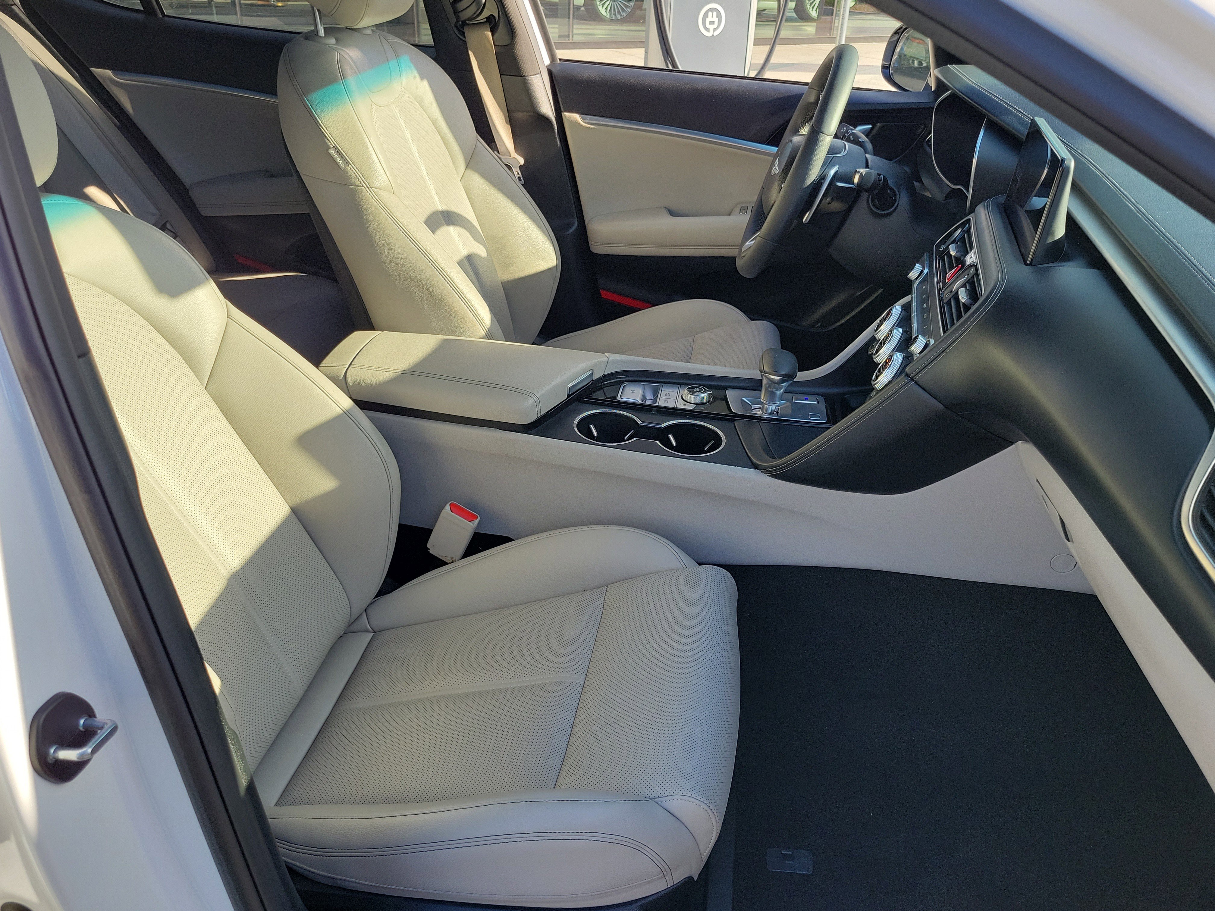 Certified 2023 Genesis G70 2.0T image 20
