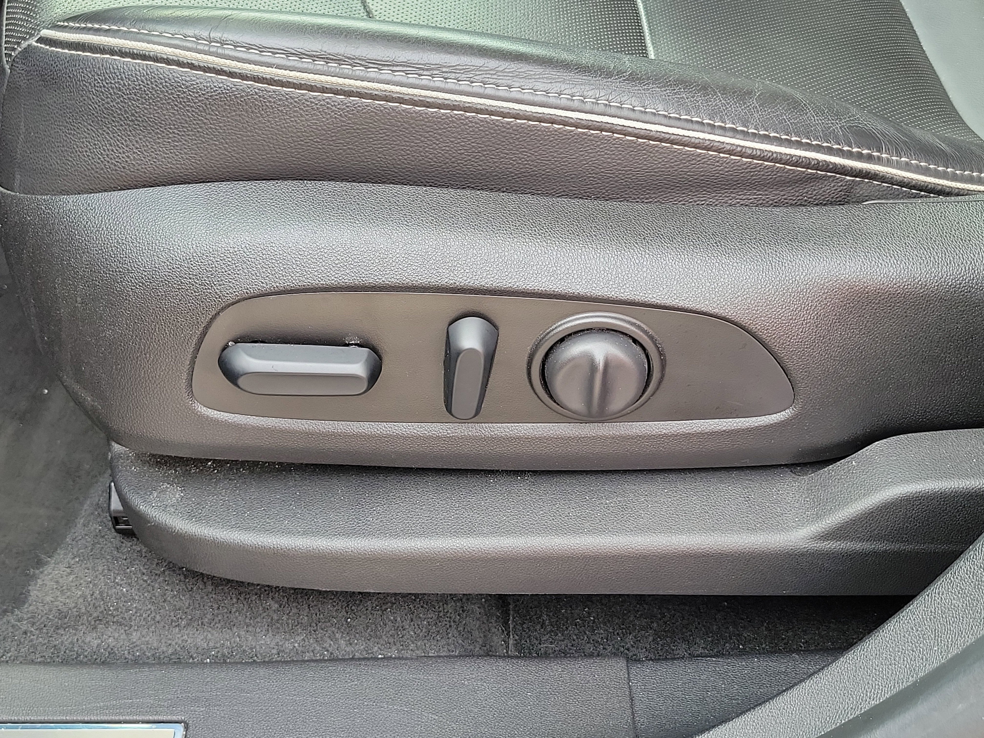 Used 2018 GMC Terrain Denali w/ Advanced Safety Package image 20