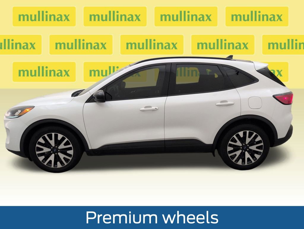 Used 2020 Ford Escape SE Sport image 11