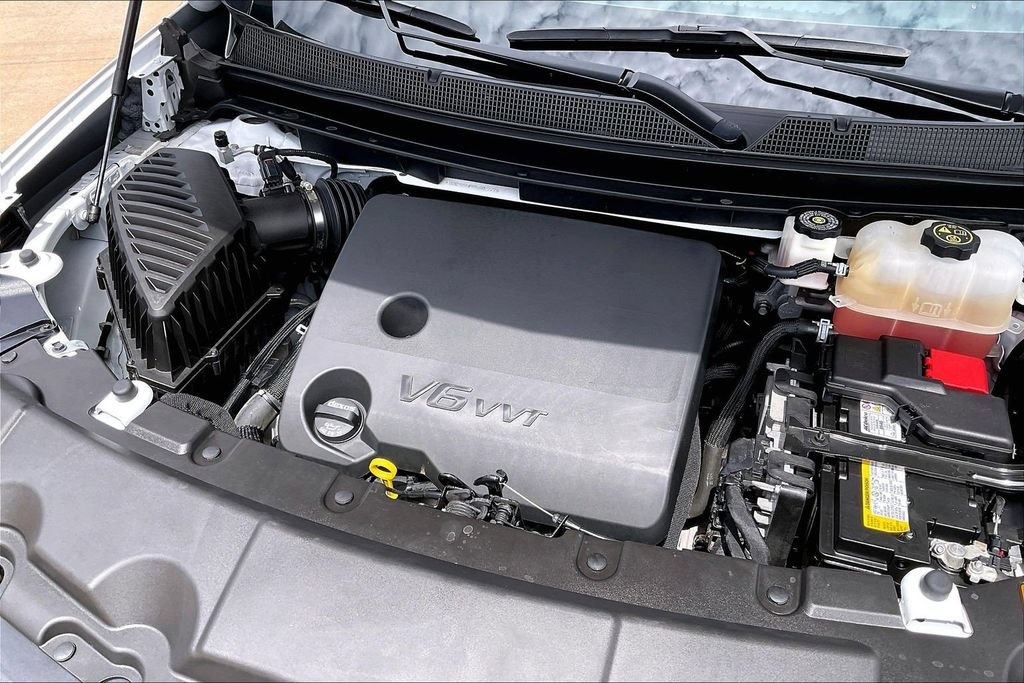 Used 2023 Chevrolet Traverse LT FWD image 32