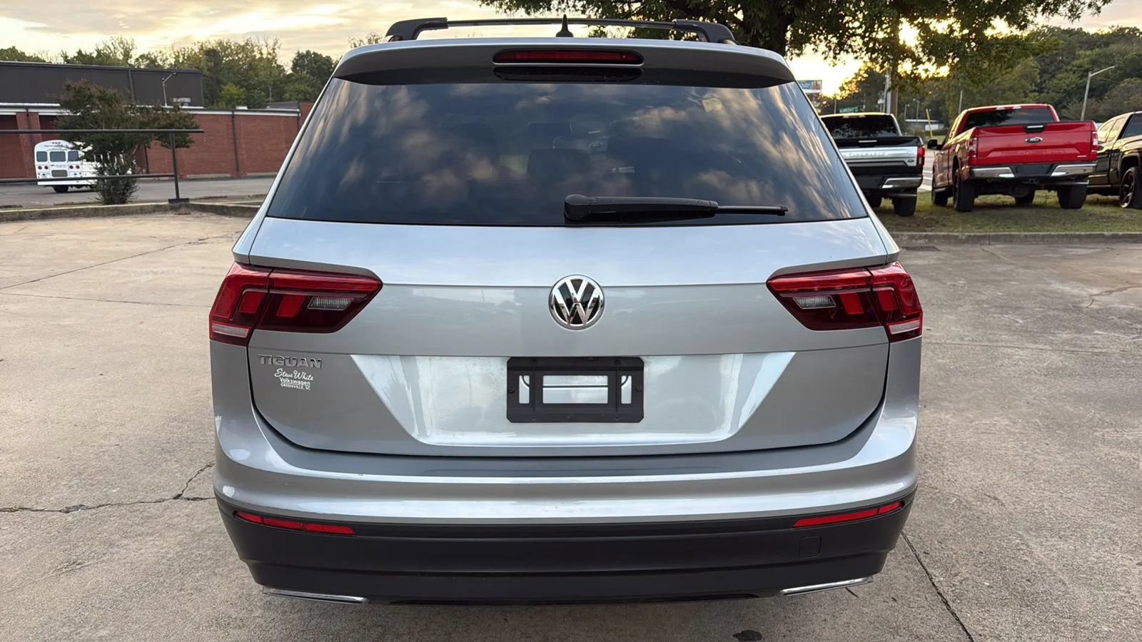 Used 2020 Volkswagen Tiguan S FWD image 4